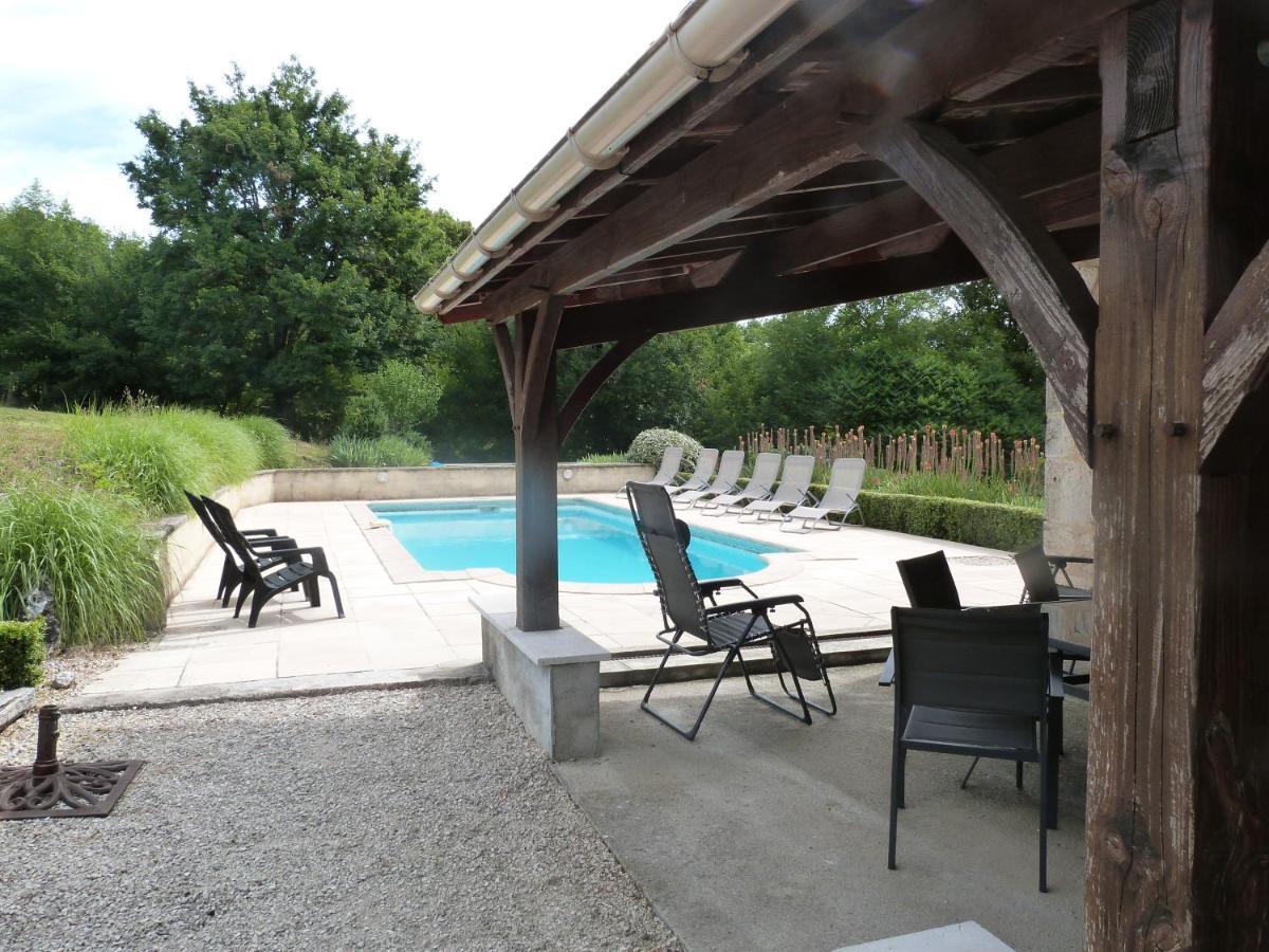 Gite Avec Piscine Proche De St Cirq Lapopie Berganty Exterior foto
